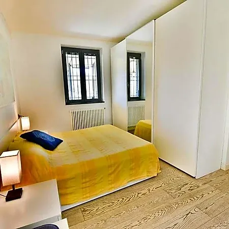 호텔 Con Terrazzo, Posto Auto E Vista Mare 로아노