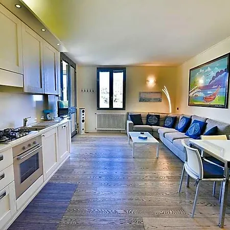 Con Terrazzo, Posto Auto E Vista Mare 3*