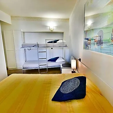 Con Terrazzo, Posto Auto E Vista Mare 로아노